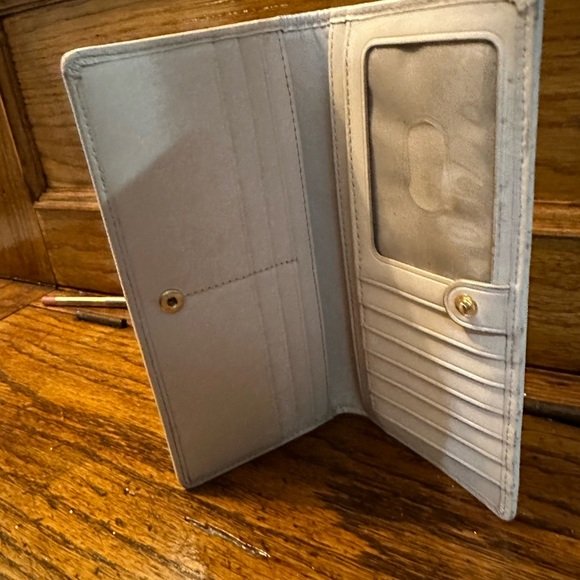 Bramhin floral, Percilla walletmnt - Picture 4 of 11